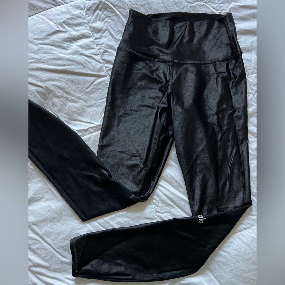 Alo shiny black leggings